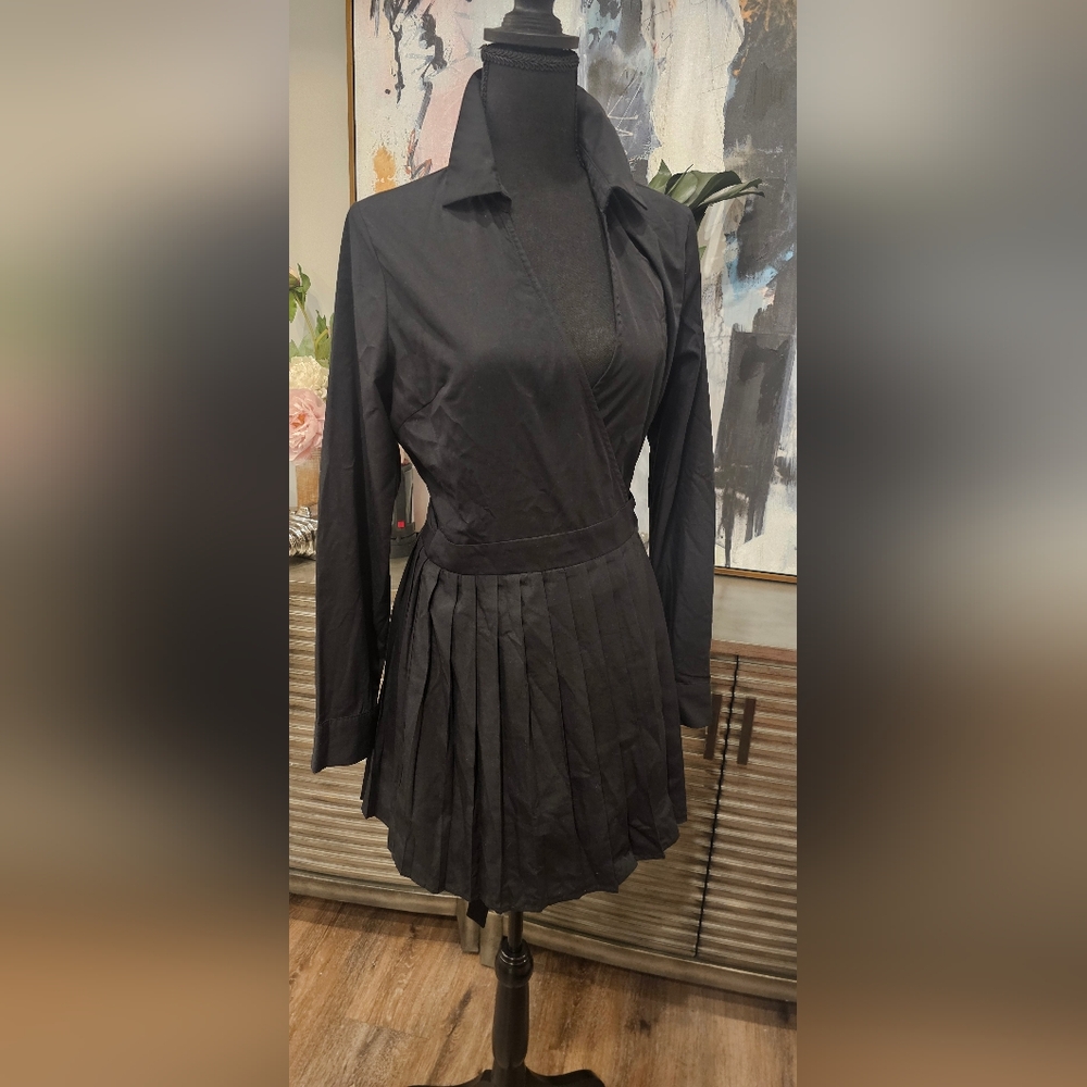 Black, wrap, pleated, mini dress or top, sz M, NWT